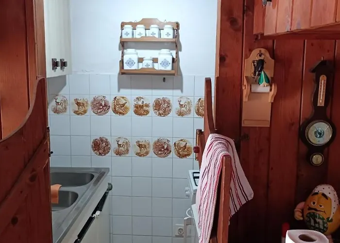 Opus Three - Private Parking Apartment *